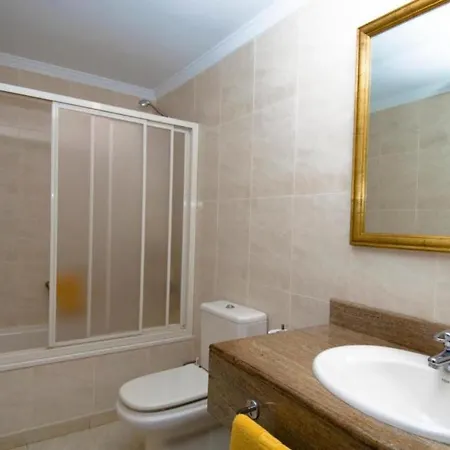 One Bedroom With Ocean View, Wifi And Pool Апартаменти *